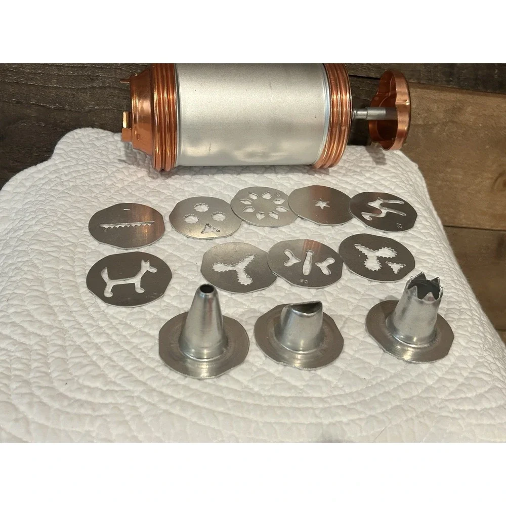 Vtg Mirro Cookie Pastry Press Decorator Set w/9 Plates & 3 Tips Aluminum‎ Copper